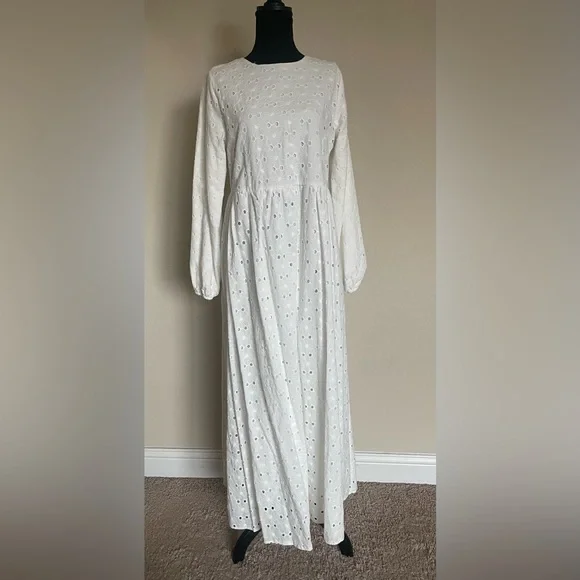 Women Off White Fully Lined Long sleeve Modest Dress Size 4 US - Picture 1 of 6
